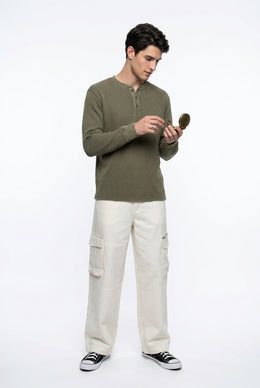 Off-White Solid Mid-Rise Straight Fit Utility Cargo Trousers For Men's